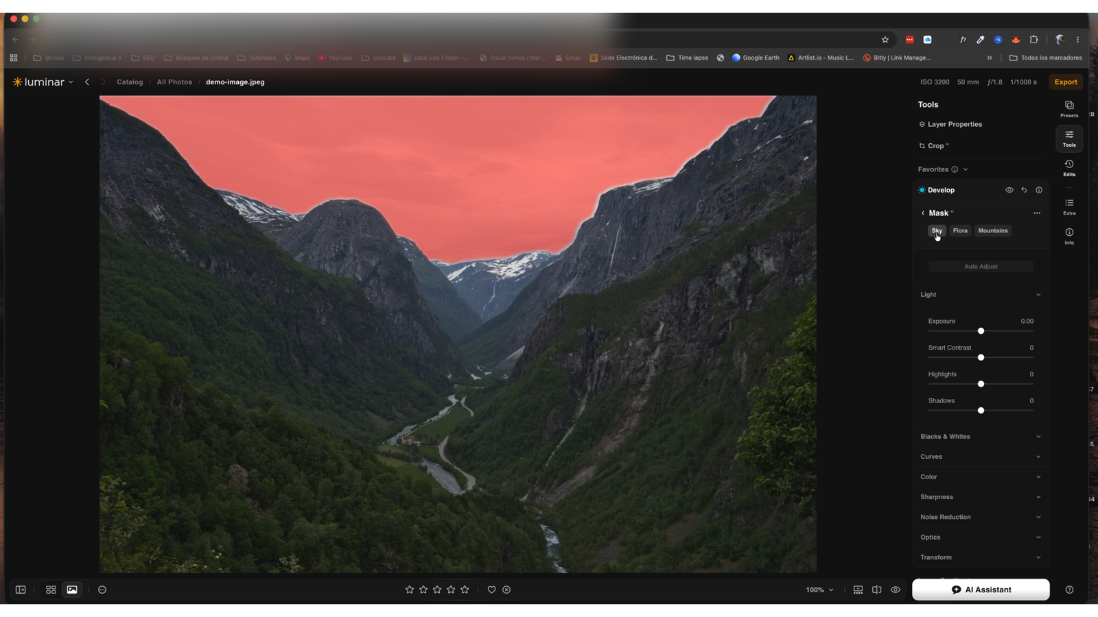 Prototipo web de Luminar con el cielo de un valle de montaña seleccionado en rojo; no corresponde a la versión estable.